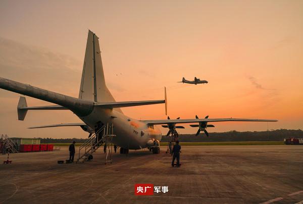 這陣仗有點兒大！南部戰區海軍多架反潛巡邏機出動