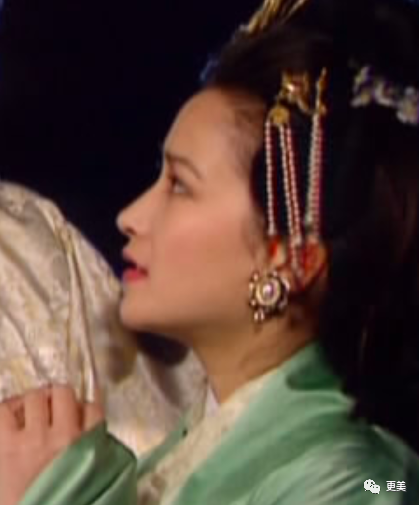 關曉彤要氣死了吧！不光被娜扎豔壓，還遭N個大美人拉踩···