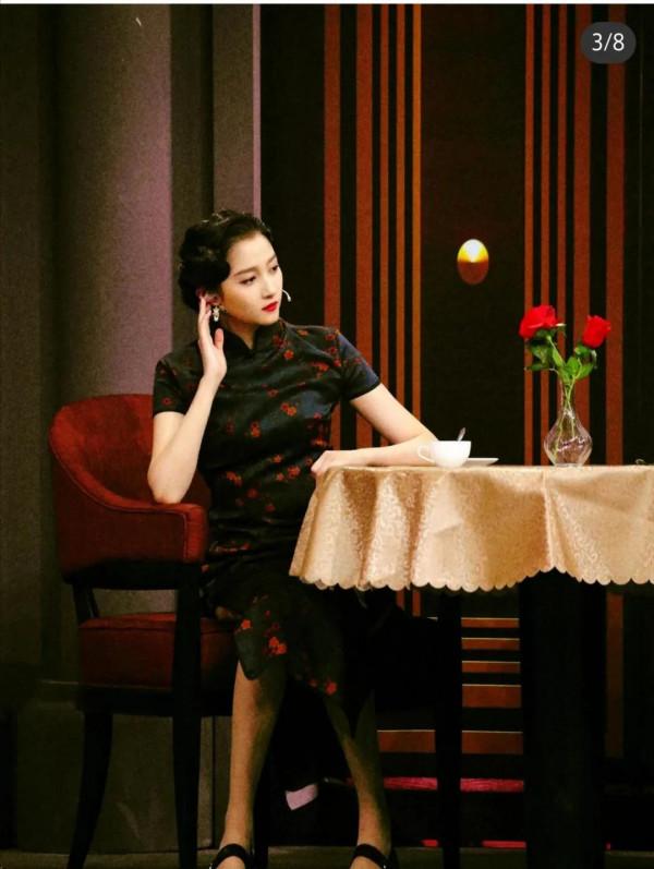 誰的旗袍造型最美 迪麗熱巴 景甜 宋軼 關曉彤 李沁 娜扎 戚薇等