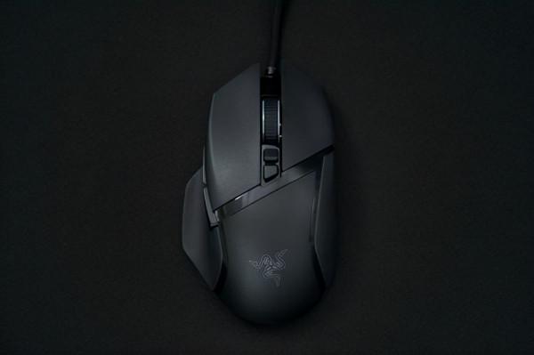 雷蛇巴塞利斯蛇V3遊戲滑鼠體驗：產品小改動，感受大不同