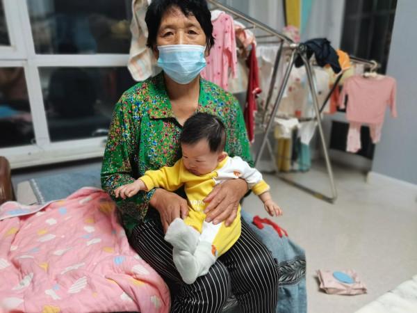 5個月產檢發現問題,夫妻不忍放棄,雙胞胎姐妹出生結果喜憂參半 5個月產檢發現問題,夫妻不忍放棄,雙胞胎姐妹出生結果喜憂參半