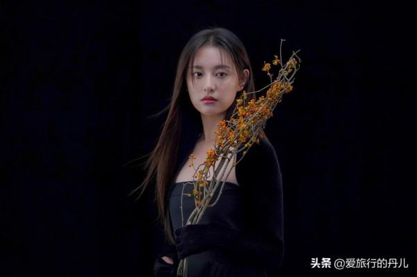 韓國女星金智媛，每一套穿搭都好看，高階感十足