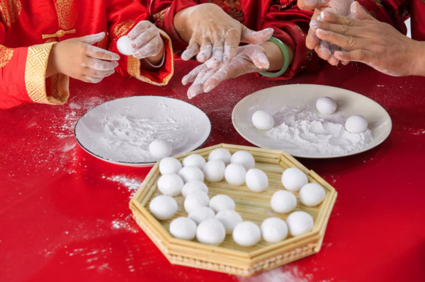 團年飯桌常見的幾種食物，腫瘤患者要少吃