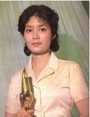 潘虹：24歲嫁人，28歲爆紅，66歲未婚無子，後悔沒守住前夫