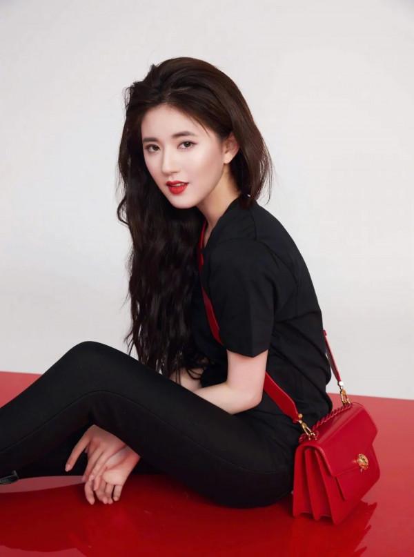 快來跟迪麗熱巴和鄭秀晶一起 反對高顱頂顏值霸凌