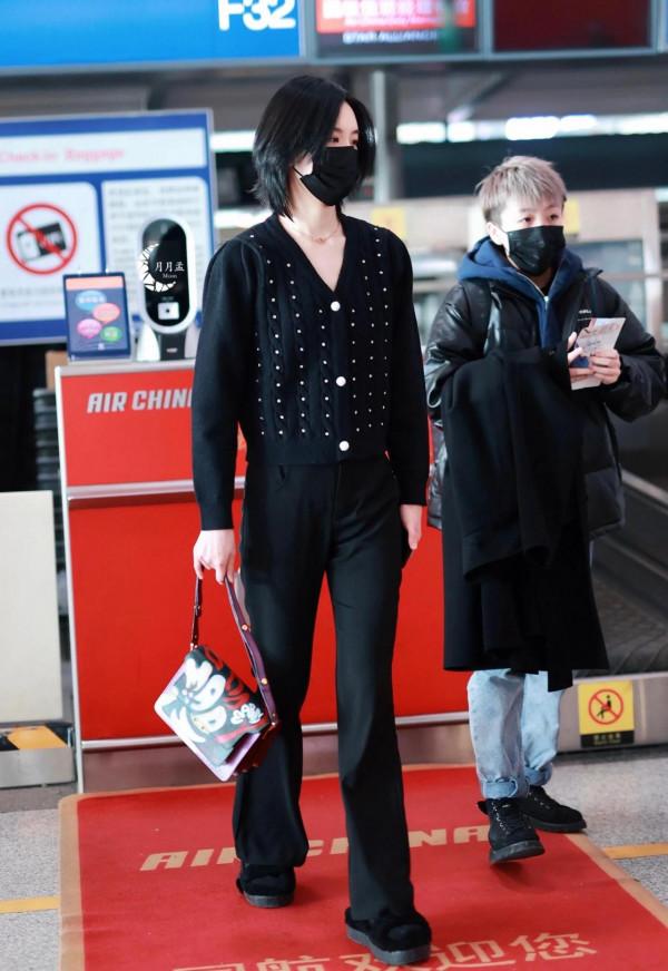 一週女明星機場私服穿搭，關曉彤、張子楓、劉雨昕、吳宣儀等