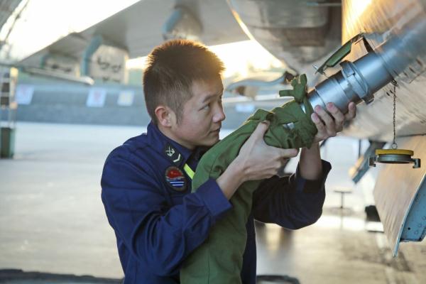 直擊南部戰區海軍航空兵某旅導彈攻擊訓練