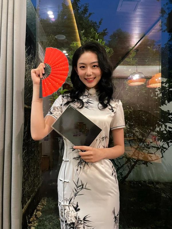 《你好星期六》21歲女主持火了!拿過冠軍還是學霸,長相酷似湯唯 《你好星期六》21歲女主持火了!拿過冠軍還是學霸,長相酷似湯唯