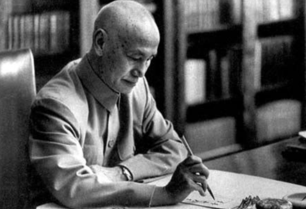 1964年美軍公然挑釁我國南海，毛主席7字霸氣回應，親自點兵迎敵