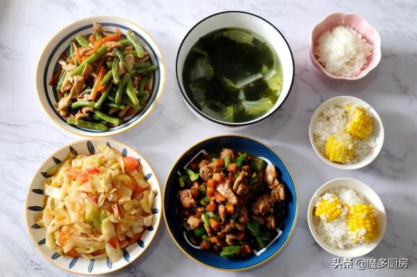 2個孩子在家吃飯，媽媽花20元做3菜1湯，有葷有素，省錢了