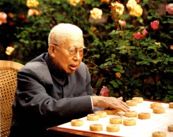 72年毛主席視察南京後,指著王平和許世友直言:不要送,各奔前程 72年毛主席視察南京後,指著王平和許世友直言:不要送,各奔前程