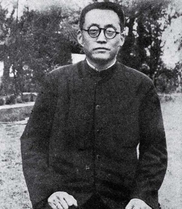 周總理三次痛哭：一次坐地大哭，一次自責痛哭，還有一次情緒失控