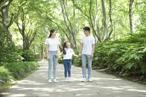 人間這麼苦，何苦生孩子出來受罪呢？