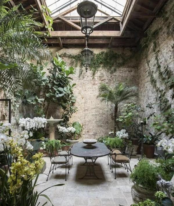 買房買一樓，帶個下沉式庭院，面積不用太大，日子越過越悠哉