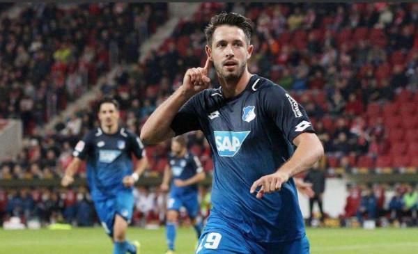 他綽號&OpenCurlyDoubleQuote;柴火哥&rdquo;，聯賽專殺拜仁，曾在德甲單季造29球