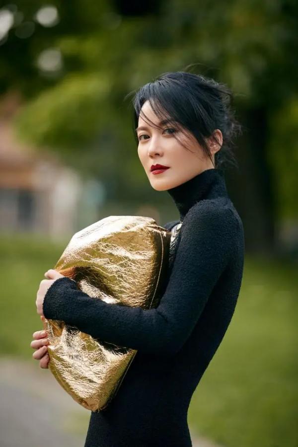 俞飛鴻“原裝臉”真耐看,普通的打扮都這麼高階,氣質真沒得挑 俞飛鴻“原裝臉”真耐看,普通的打扮都這麼高階,氣質真沒得挑