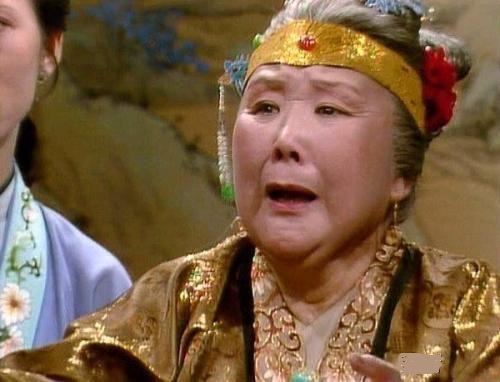 母子交鋒：賈政打寶玉為光宗耀祖，他為什麼跪地向賈母認罪？