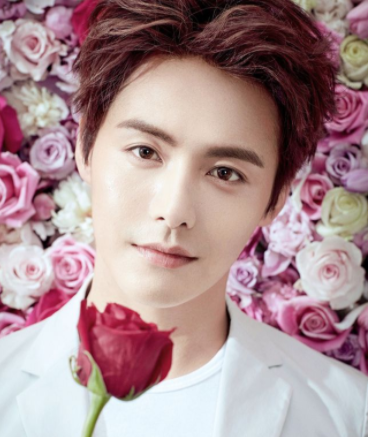 這6個明星明明是純天然，卻像極了整容臉，你看走眼幾個？