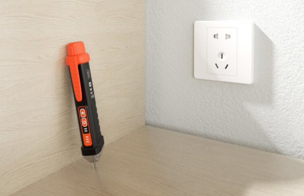 智慧非接觸式測電筆：隔空檢測，安全查電