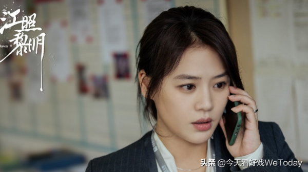 江照黎明：近看之下，沒有人是正常的