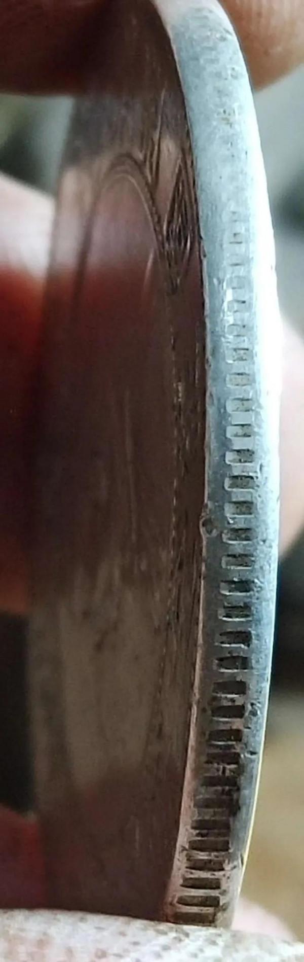 欣賞一枚開國紀念幣，孫小頭像銀元