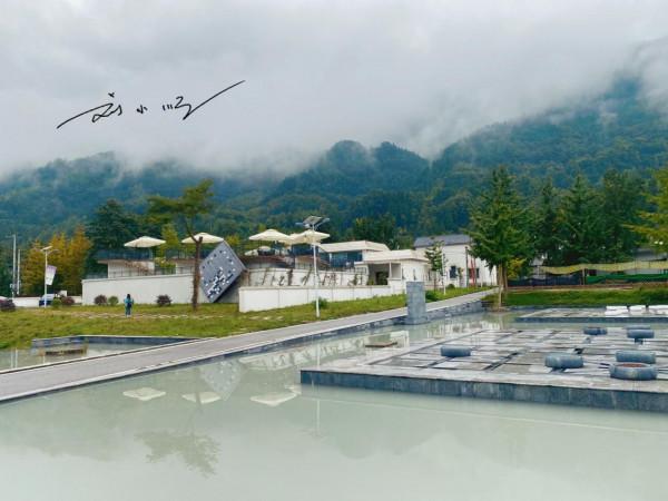 四川綿竹驚現“棋盤村”，村裡到處都是巨型棋盤，遊客：名不虛傳