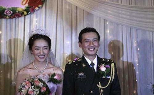 徐洪浩：一段婚姻一個孩子，娶小10歲嬌妻，孩子剛出生就參與拍戲