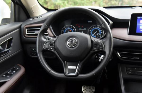 動力升級內飾最佳化 實拍21款風光S560 2.0L自動精英型 動力升級內飾最佳化 實拍21款風光S560 2.0L自動精英型