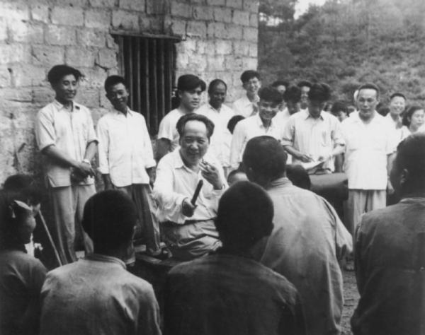 1966年毛主席秘密回韶山,獨自在滴水洞裡12天,他做了些什麼事? 1966年毛主席秘密回韶山,獨自在滴水洞裡12天,他做了些什麼事?