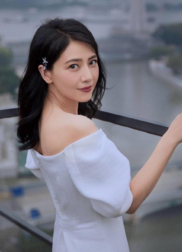 明星迴村“土味現形記”：舞臺上有多光鮮亮麗，回家就有多接地氣