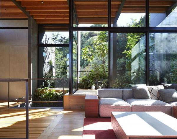 日本34歲單親媽媽回鄉下,在隧道邊建114㎡小家,獨自撫養倆兒子 日本34歲單親媽媽回鄉下,在隧道邊建114㎡小家,獨自撫養倆兒子