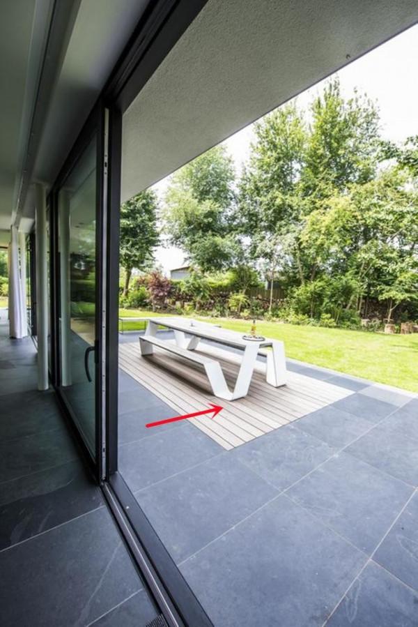 院子裡用地磚圈一塊地,鋪防腐木當露臺,在家門口曬太陽種花養魚 院子裡用地磚圈一塊地,鋪防腐木當露臺,在家門口曬太陽種花養魚