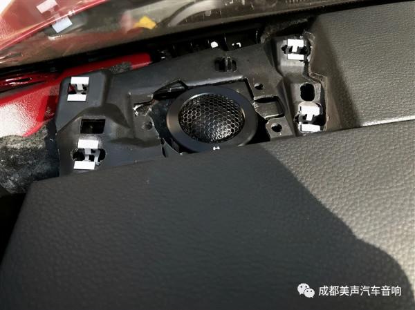 保時捷MACAN音響改裝艾索特RE165.3“聲”價不菲 保時捷MACAN音響改裝艾索特RE165.3“聲”價不菲