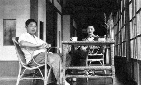 1994年張學良唯一活著的兒子回國,飛機上請人照顧:64歲不會漢語 1994年張學良唯一活著的兒子回國,飛機上請人照顧:64歲不會漢語