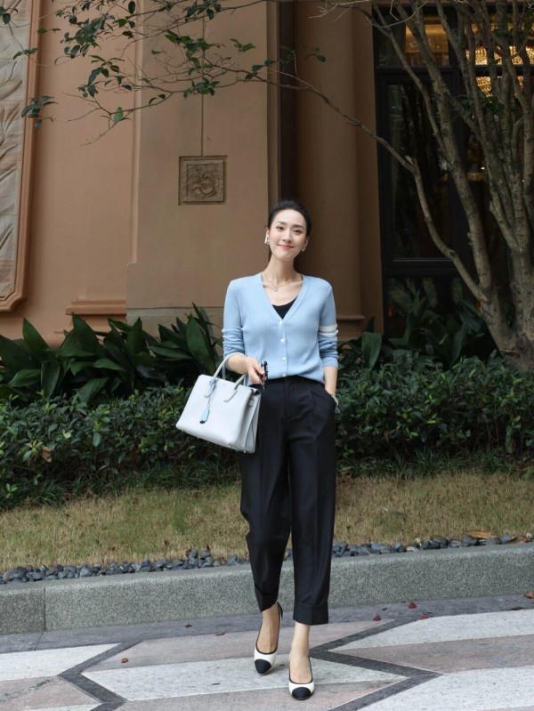 這才是40+大女人的穿衣典範,不顯老不扮嫩,chic精緻又高階 這才是40+大女人的穿衣典範,不顯老不扮嫩,chic精緻又高階