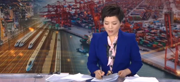 《新聞聯播》提詞器疑似出現故障,看康輝寶曉峰如何應對? 《新聞聯播》提詞器疑似出現故障,看康輝寶曉峰如何應對?