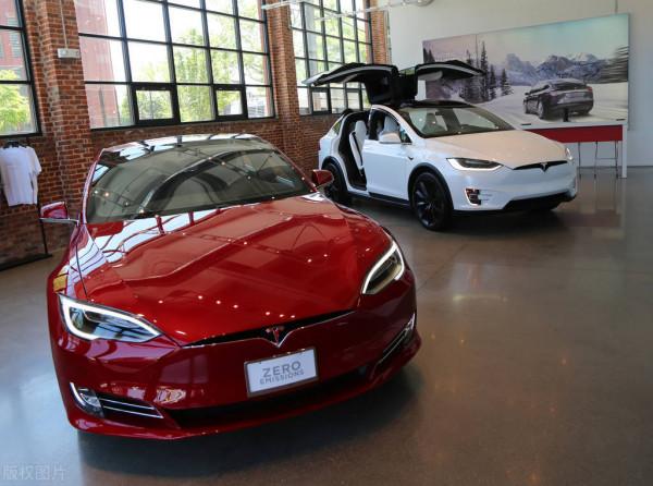 特斯拉宣佈已生產100萬塊4680電池 | 天貓更名轉自營？