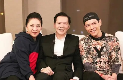 5位“遭霸凌”的明星，熱巴被一腳踢進臭水溝，向佐竟被14人圍毆