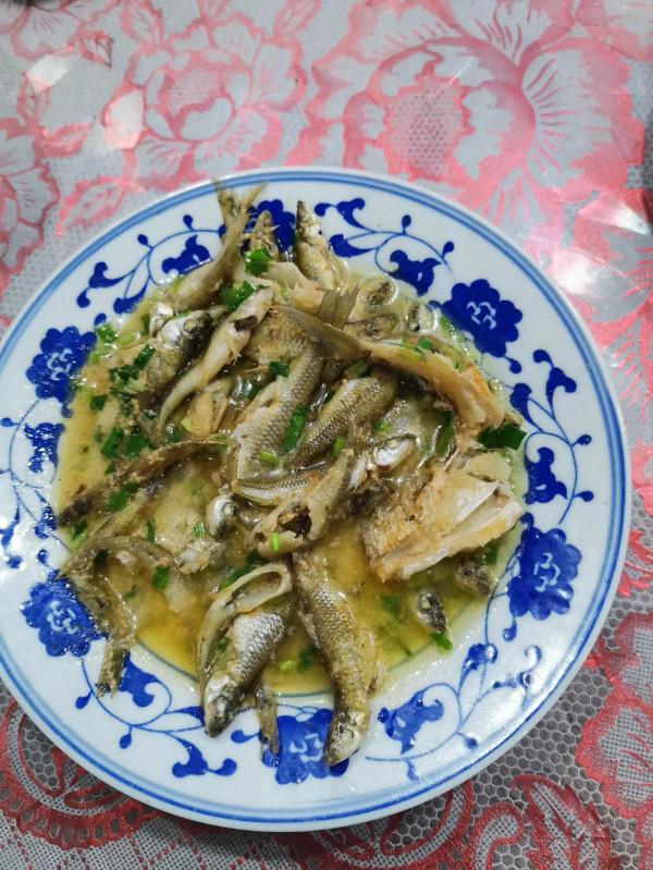 偷泥滾糟（慈溪觀城方言），美滋滋