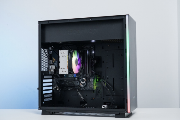 光影照耀，效能再升級，京天聖騎士主機專為遊戲直播而來