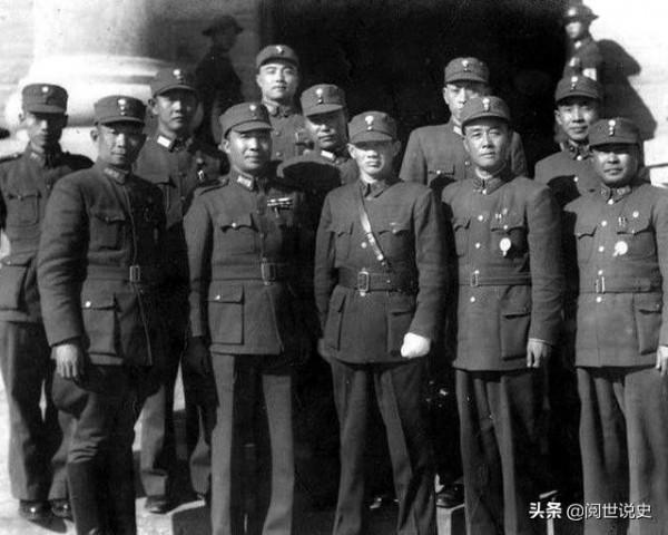 紅十軍團夢斷懷玉山，百戰將星隕落，一將突圍終成戰神