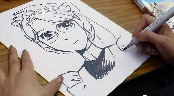 以畫女僕角色見長的漫畫家森薰,其筆下的女性角色設計稿 以畫女僕角色見長的漫畫家森薰,其筆下的女性角色設計稿