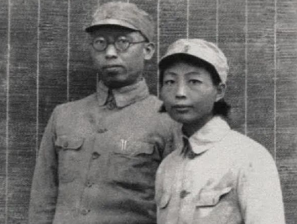 林月琴嫁羅榮桓後才知前夫還在,尷尬處境讓毛主席化解,結果如何 林月琴嫁羅榮桓後才知前夫還在,尷尬處境讓毛主席化解,結果如何