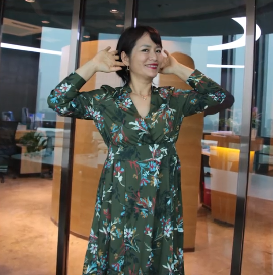 62歲倪萍機場穿搭簡約高階,照著給媽媽買衣服,媽媽至少年輕10歲 62歲倪萍機場穿搭簡約高階,照著給媽媽買衣服,媽媽至少年輕10歲