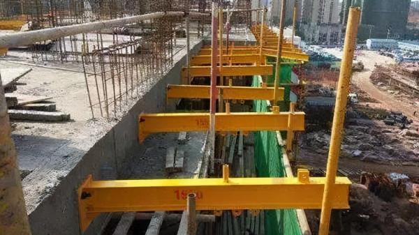 不會還有人買懸挑層吧？一下雨就容易滲水，知道這些避免被坑