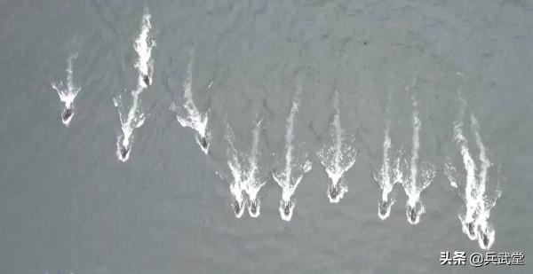 國產單兵水上助推器亮相？特種兵可用於登陸戰，比摩托艇更加隱蔽