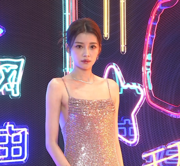 國劇盛典紅毯：毛曉彤像公主，劉濤美如畫，孫怡穿錯衣服