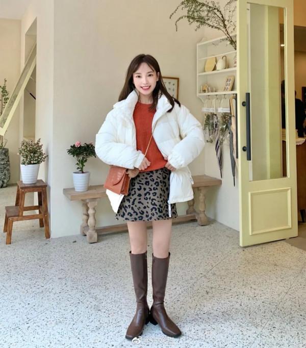 把褲子脫了!秋冬裙子+靴子才最適合小個子,巨時髦巨顯高 把褲子脫了!秋冬裙子+靴子才最適合小個子,巨時髦巨顯高