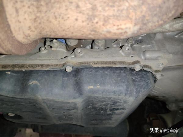 豐田蘭德酷路澤真有這麼好?新車74萬,開兩年還能賣80萬 豐田蘭德酷路澤真有這麼好?新車74萬,開兩年還能賣80萬