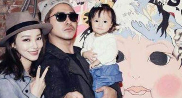 2021年宣佈離婚10對明星,每一對都很可惜,婚史最長12年最短2年 2021年宣佈離婚10對明星,每一對都很可惜,婚史最長12年最短2年